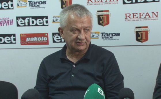 Собственикът на Локомотив Пловдив Христо Крушарски даде поредното си атрактивно