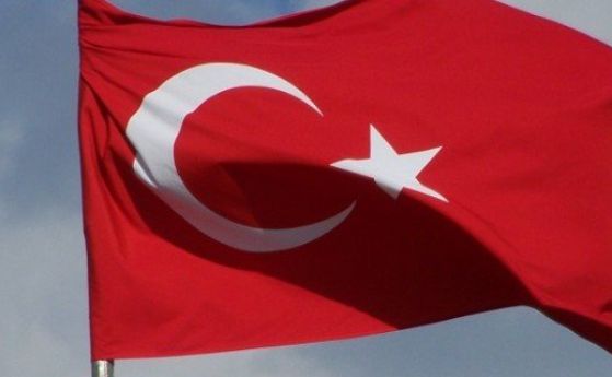 11 министри от всички 26 в турския кабинет бяха сменени