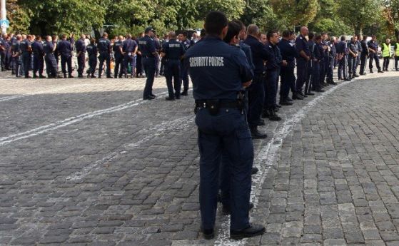 На фона на полицейските протести с искания за повече пари