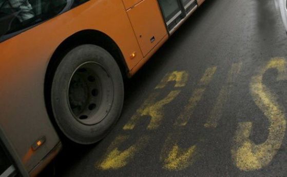 Автобус на градския транспорт катастрофира на столичния бул Александър Пушкин