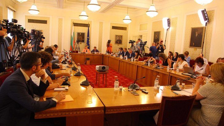 Комисията за НДК приключи с препоръка Сметната палата да направи проверка