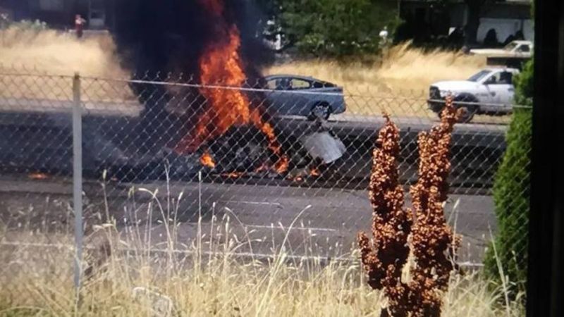Четирима души загинаха при катастрофа на малък самолет на магистрала