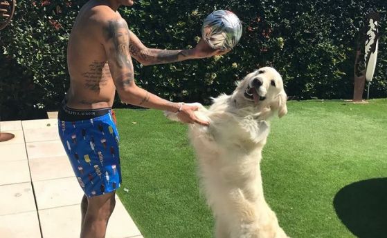 Бразилецът Неймар още не е оформил трансфера си от Барселона