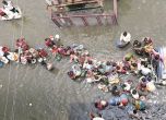 Наводнения в Индия взеха най-малко 700 жертви, милиони напускат домовете си