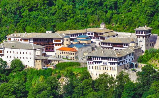 Благословията на монасите от Бигорския манастир за договора между България и Македония
