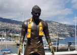 Закичиха статуята на Роналдо с шалче на Ботев
