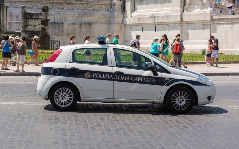 Италианската полиция задържа 30-годишен поляк, който отвлякъл британска манекенка в