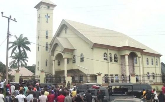11 убити, 18 ранени при стрелба в църква