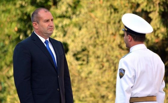 Президентът Румен Радев отрече да се е договарял с премиера