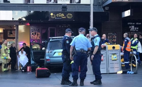 Кола помете най-малко петима души в Сидни, според властите не е атентат