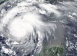 Ураганът Харви наближава Тексас, хората се запасяват с вода и храна