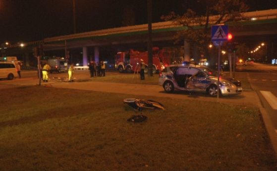 Камион се удари в кола от кортежа на шефа на НАТО в Полша
