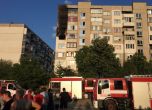 Пожар съсипа фасадата на блок в Младост 4 (снимки)