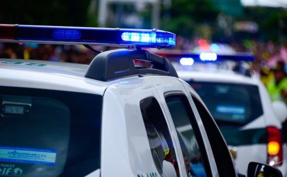 Мъж нападна полицай в центъра на Стокхолм