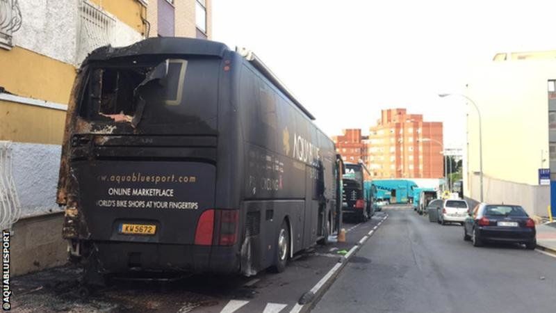 Отборът Аква Блу Спорт претърпя неприятен инцидент преди 12-ия етап