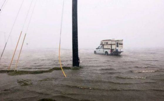 Само в Тексас ураганът Харви е нанесъл щети за 58 млрд. долара
