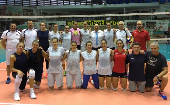 Министърът на младежта и спорта Красен Кралев изненада женския национален