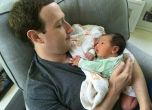 Марк Зукърбърг показа новородената си дъщеря