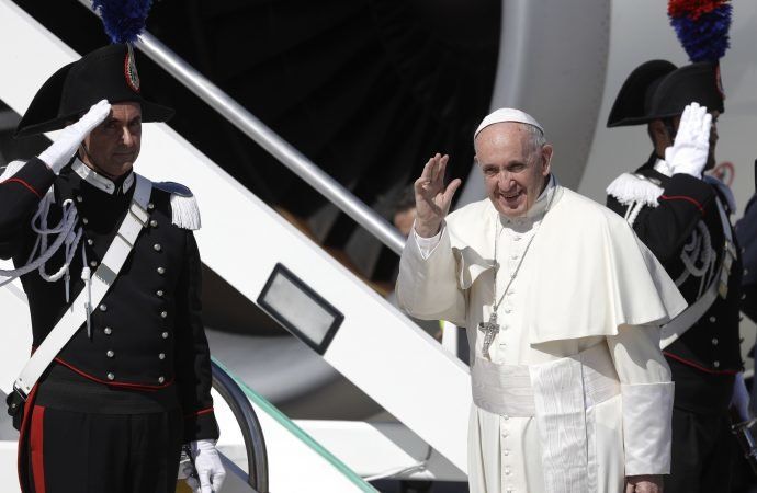 Ураганът Ирма застана на пътя на папа Франциск, планирал посещение