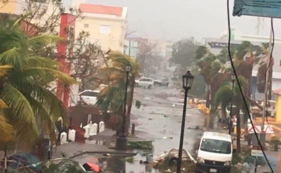 Ураганът Ирма причини смъртта на двама души а други двама