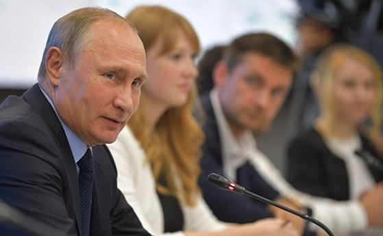 Руският президент Владимир Путин предупреди IT компаниите че ако не преминат