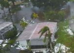 В Нейпълс след урагана: Къщи без покриви и наводнени етажи (видео)