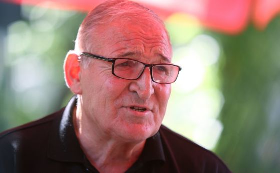 Актьорът и тв водещ Александър Кадиев изпълни тактическите указания на