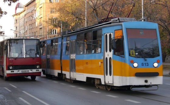 Смятаме през телефона как най-бързо да пътуваме с транспорта в София