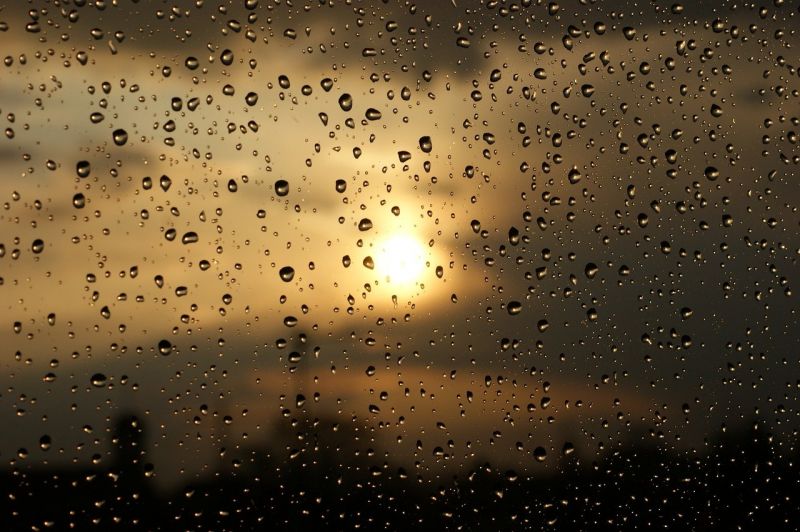 Жълт код в област Бургас заради проливни дъждове обяви Националният