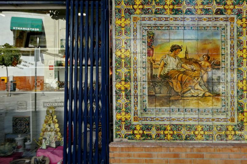 Краят на септември е, но следобедната жега по навик е