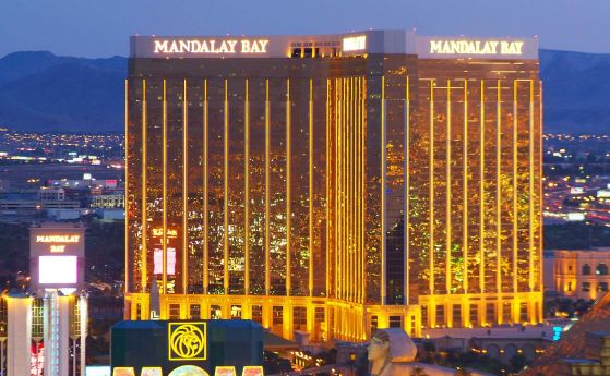 Мъж е открил стрелба край хотел в Лас Вегас съобщи