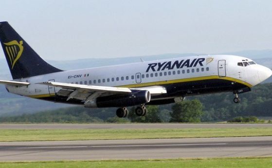  Изтребител ескортира аероплан на Райънеър при полет до Лондон след подправен сигнал за паника 