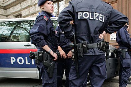 В Австрия е арестуван български гражданин, превозвал мигранти в камиона