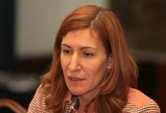Министърът на туризма Николина Ангелкова не смята да подава оставка,