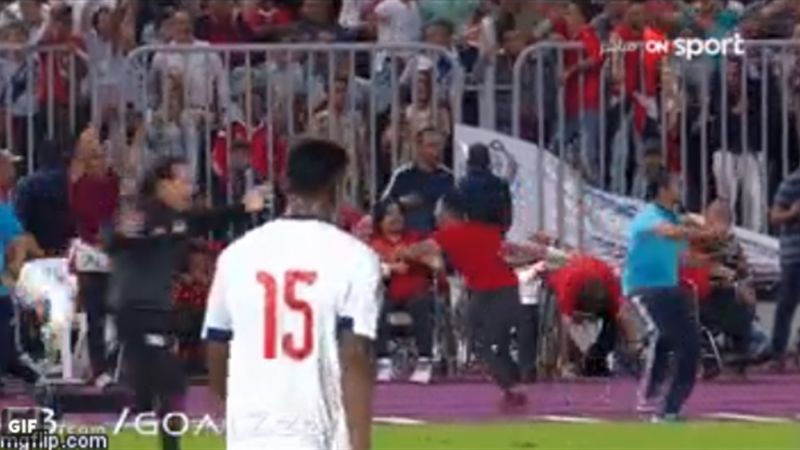 Фен с ампутиран крак полудя от радост след победния гол