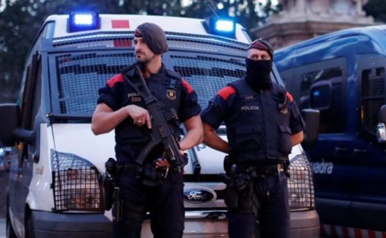 Местният парламент в Барселона днес е силно охраняван Каталунската полиция