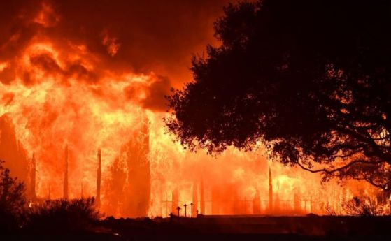 Жертвите на пожарите бушуващи в Северна Калифорния се увеличиха до