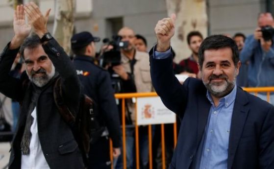 Испанският Върховен съд разпореди предварителен арест за двама лидери на