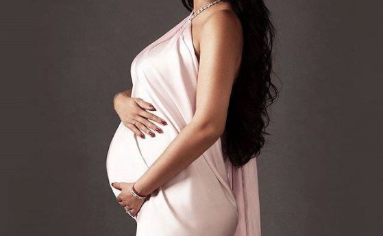 Поп певицата Мария Илиева е в напреднала бременност и чака