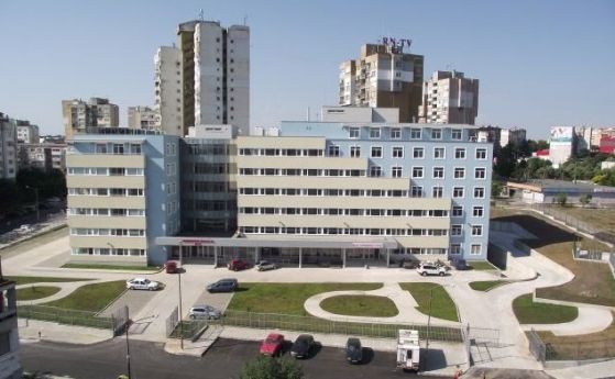 Бедствието в Бургас: Мъж на 71 г. получил инсулт и останал 3 часа във водата. Намерили го в кома, почти без кръвно налягане