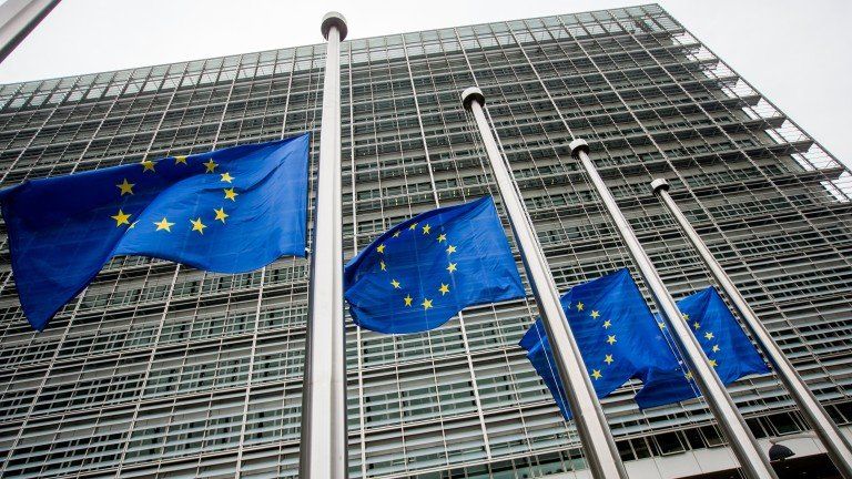 Европейската комисия потвърди, че оценява постъпили предложения за отмяна на