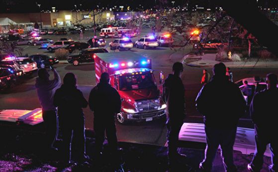 Трима убити при стрелба в супермаркет в Колорадо