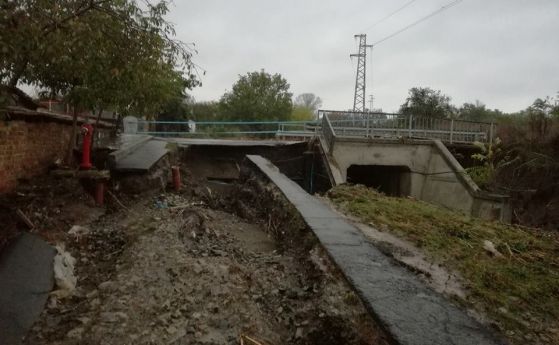 Плащат по 325 лева на семействата, пострадали от наводненията в Бургаско