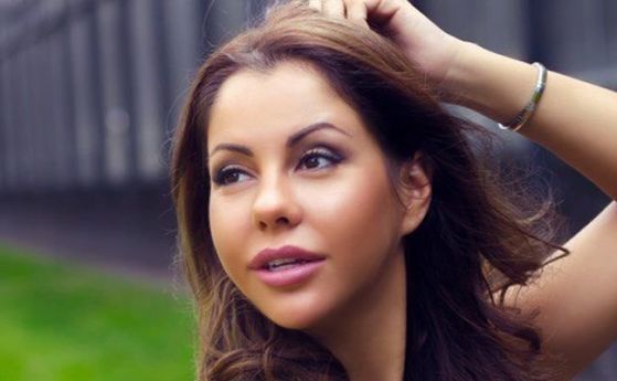 Бившата порно звезда Елена Беркова обяви че ще се кандидатира