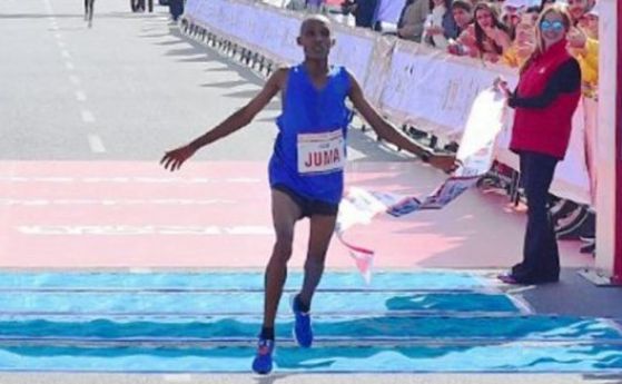 Танзанийският състезател в маратона Исмаел Джума е починал по рано тази