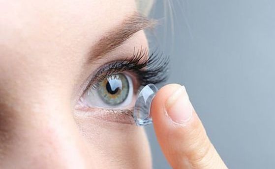 Кои са най-лошите навици при носене на контактни лещи