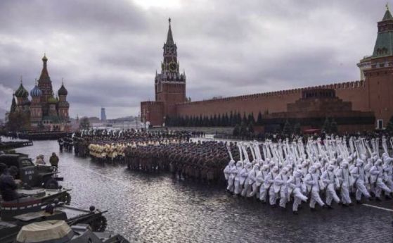 В Москва направиха възстановка на парада от ноември 1941 г. (снимки и видео)