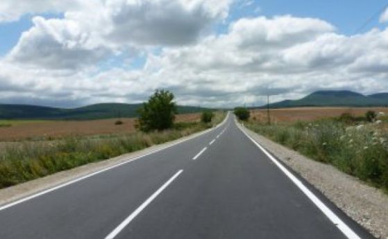 Движението по магистрала Черно море ще е двупосочно от днес