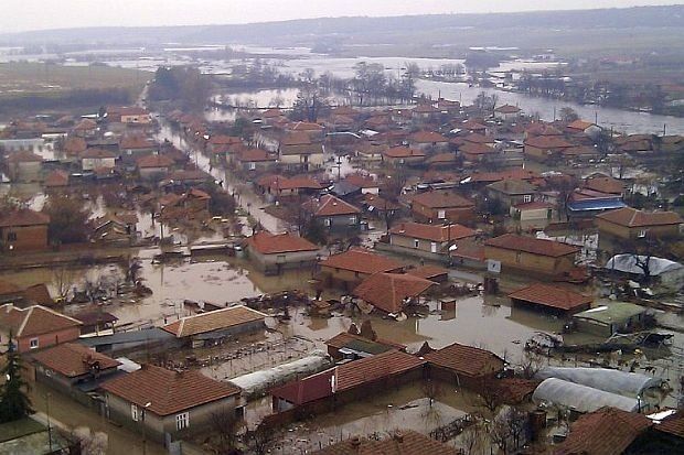 Двама близки на загинали при наводнението в село Бисер спечелиха