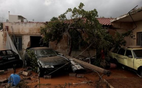 Наводнения в Гърция взеха 15 жертви
